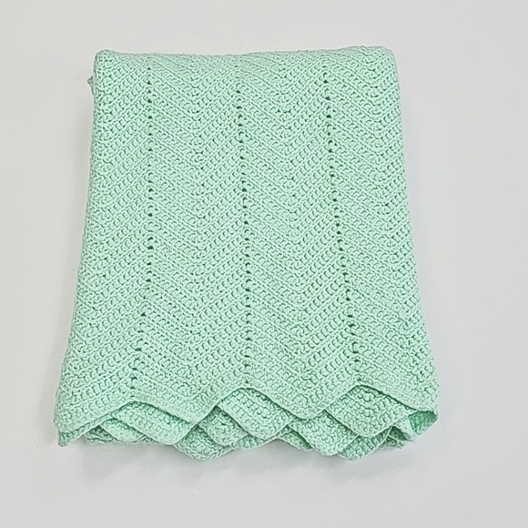 Auqa zigzag edge crochet afghan - Picture 3 of 4